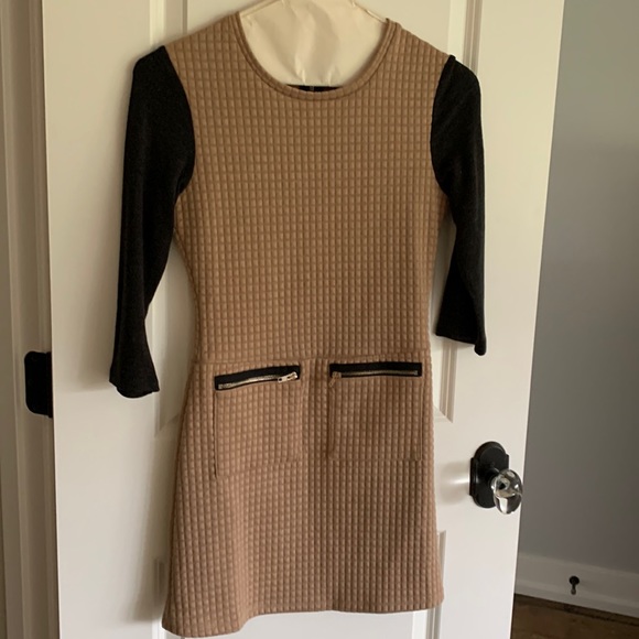 Dress, casual - Picture 1 of 1